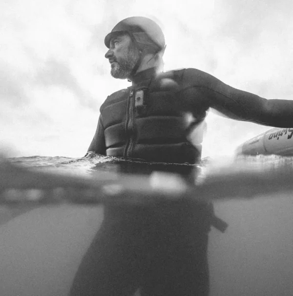 S-FOAM HELMET- קסדה לווינג סרף וספורט ימי