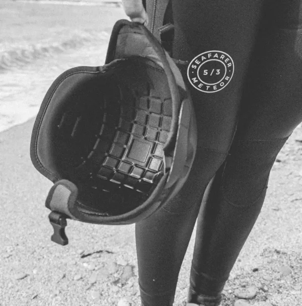 S-FOAM HELMET- קסדה לווינג סרף וספורט ימי