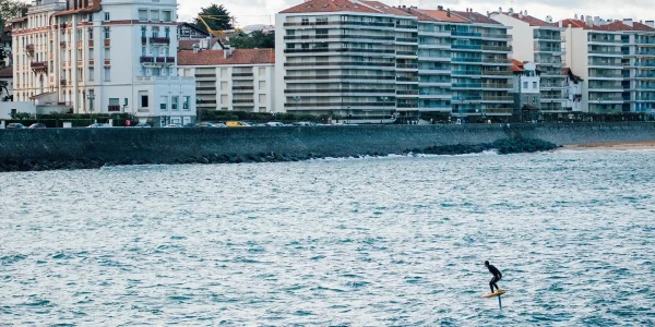 PLANE GRAVITY CARBON