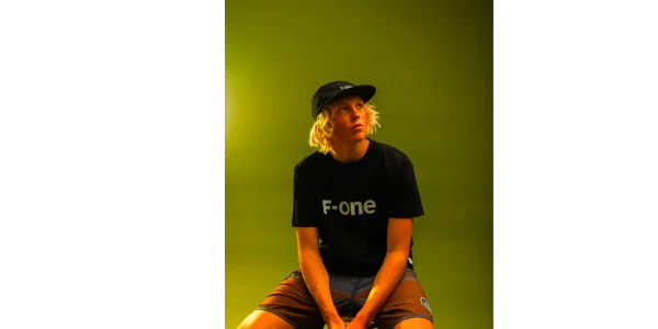 חולצת PODIUM F-ONE