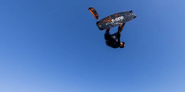 גלשן טווין טיפ – TRAX CARBON 2026